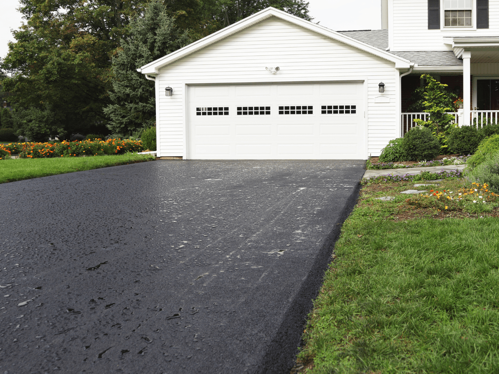 Asphalt driveway contractor Pasadena CA